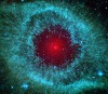Kozmikus szem üstököspor-pupillával