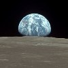 Az Apollo-11 Hold körüli pályán